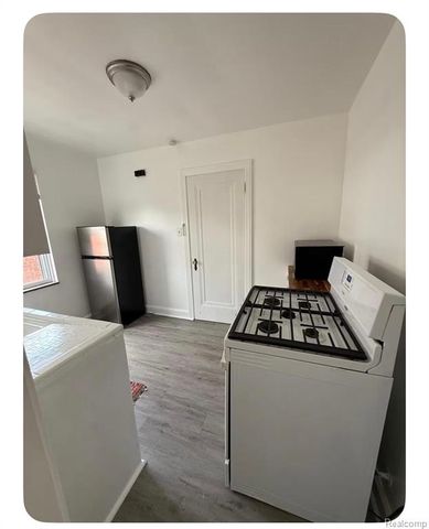 17167 Hartwell Street, Detroit, MI 48235