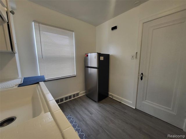 17167 Hartwell Street, Detroit, MI 48235