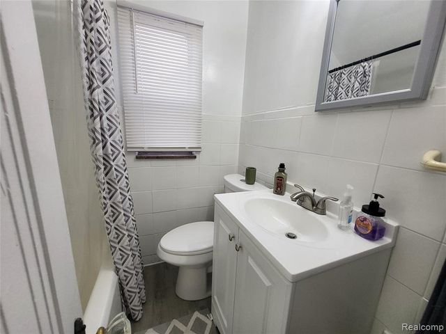 17167 Hartwell Street, Detroit, MI 48235