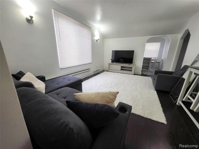 17167 Hartwell Street, Detroit, MI 48235