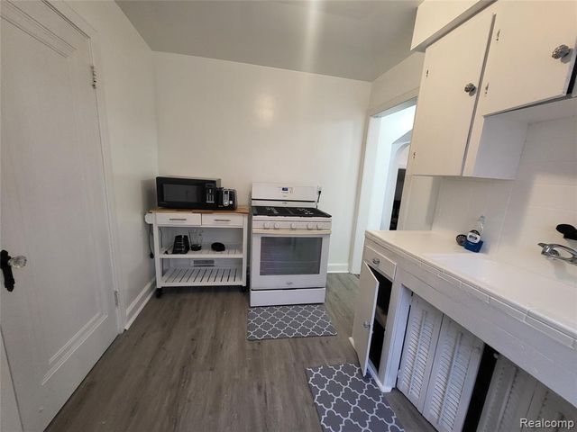 17167 Hartwell Street, Detroit, MI 48235