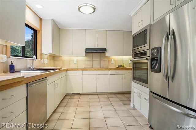 2953 Little Lane, Bloomfield Hills, MI 48302