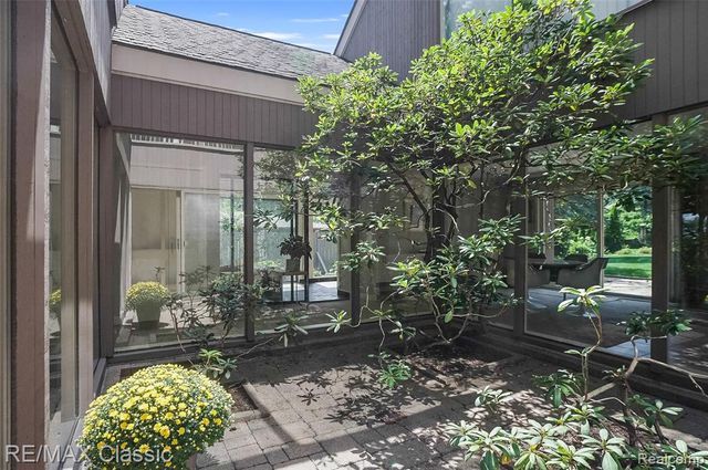2953 Little Lane, Bloomfield Hills, MI 48302
