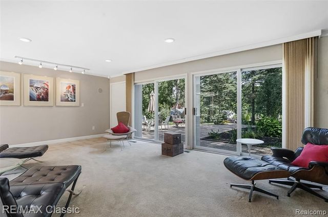 2953 Little Lane, Bloomfield Hills, MI 48302