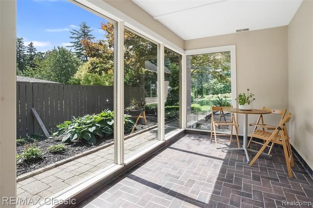 2953 Little Lane, Bloomfield Hills, MI 48302