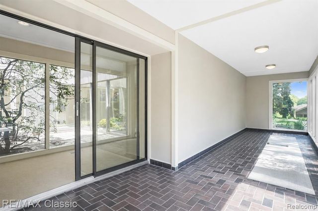 2953 Little Lane, Bloomfield Hills, MI 48302