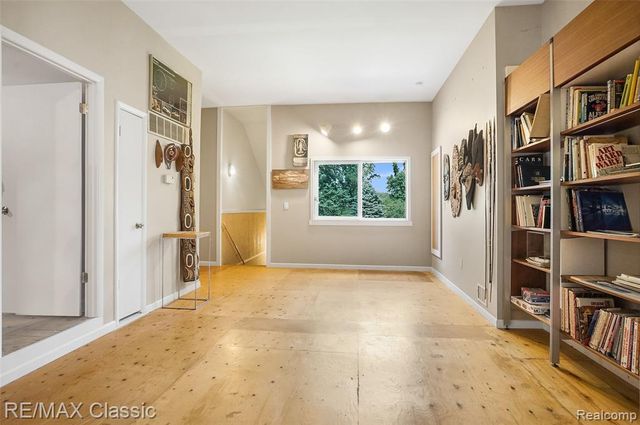 2953 Little Lane, Bloomfield Hills, MI 48302