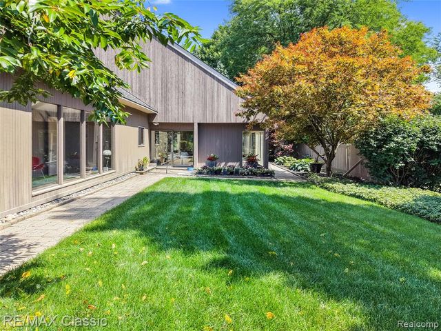 2953 Little Lane, Bloomfield Hills, MI 48302