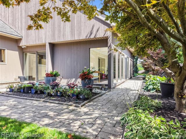 2953 Little Lane, Bloomfield Hills, MI 48302