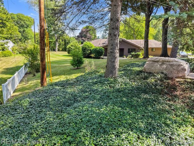 2953 Little Lane, Bloomfield Hills, MI 48302