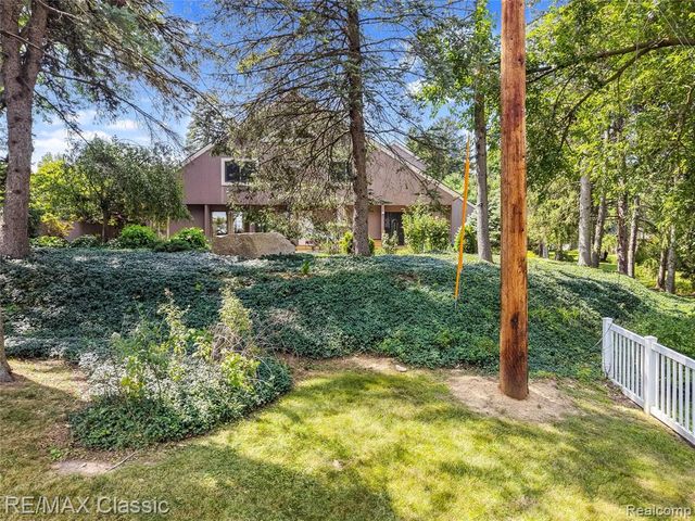 2953 Little Lane, Bloomfield Hills, MI 48302