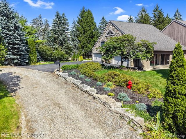 2953 Little Lane, Bloomfield Hills, MI 48302
