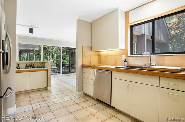 2953 Little Lane, Bloomfield Hills, MI 48302