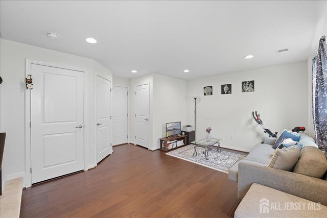 805 Bayside Court, South Amboy, NJ 08879