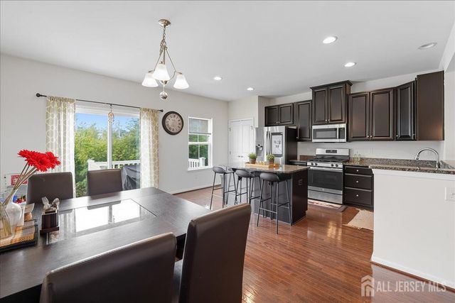 805 Bayside Court, South Amboy, NJ 08879