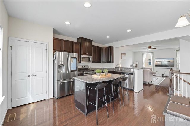 805 Bayside Court, South Amboy, NJ 08879