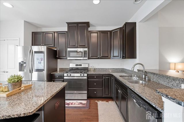 805 Bayside Court, South Amboy, NJ 08879