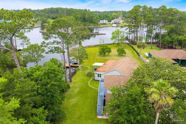 3085 Robertson Rd, Pensacola, FL 32507