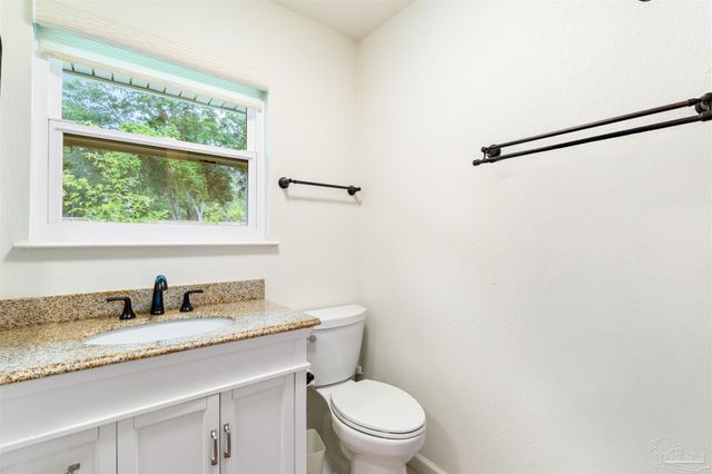 3085 Robertson Rd, Pensacola, FL 32507