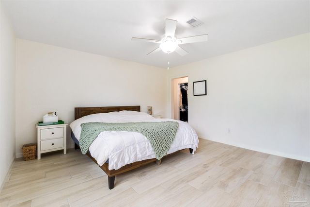 3085 Robertson Rd, Pensacola, FL 32507