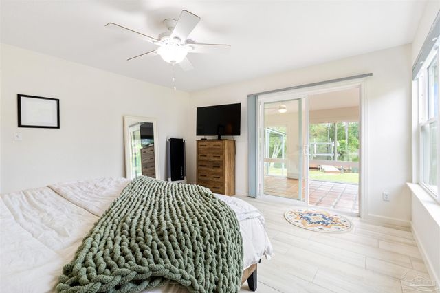 3085 Robertson Rd, Pensacola, FL 32507