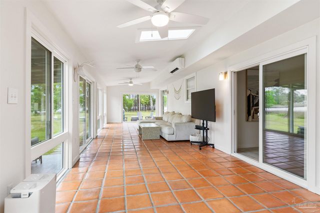 3085 Robertson Rd, Pensacola, FL 32507