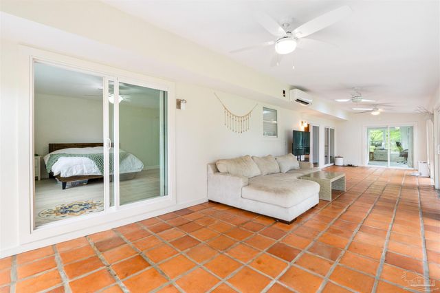 3085 Robertson Rd, Pensacola, FL 32507