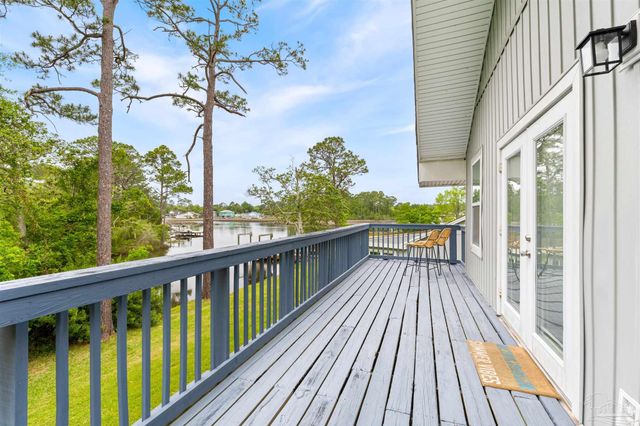 3085 Robertson Rd, Pensacola, FL 32507