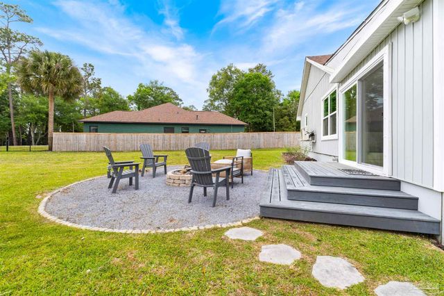 3085 Robertson Rd, Pensacola, FL 32507