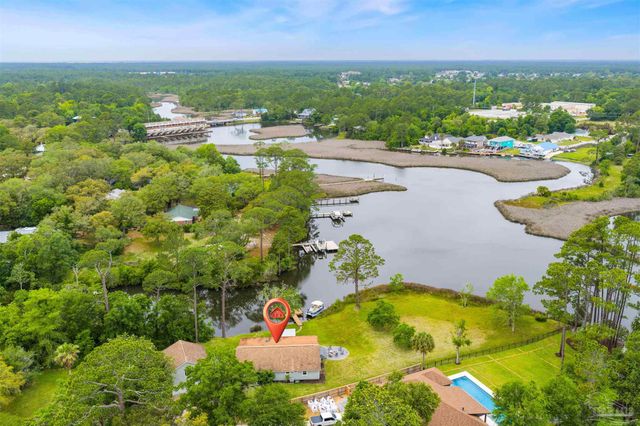 3085 Robertson Rd, Pensacola, FL 32507