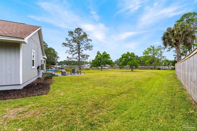 3085 Robertson Rd, Pensacola, FL 32507