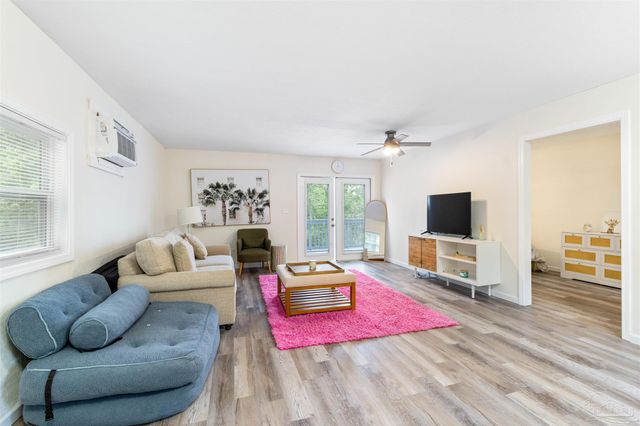 3085 Robertson Rd, Pensacola, FL 32507