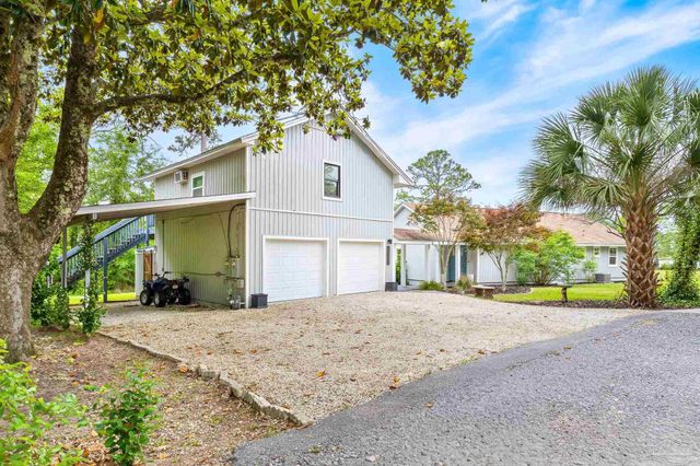 3085 Robertson Rd, Pensacola, FL 32507