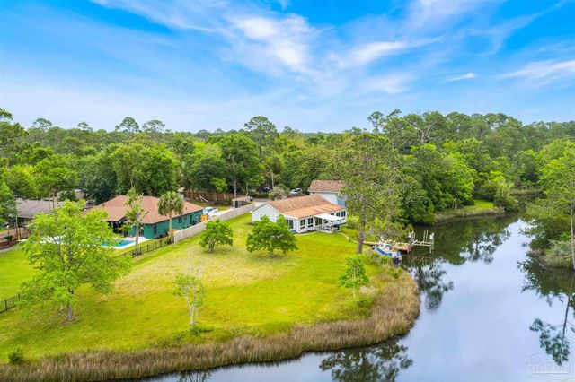 3085 Robertson Rd, Pensacola, FL 32507