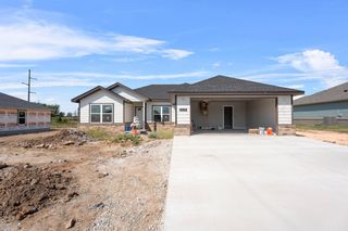 1129 Center Court Circle, Grove, OK 74344