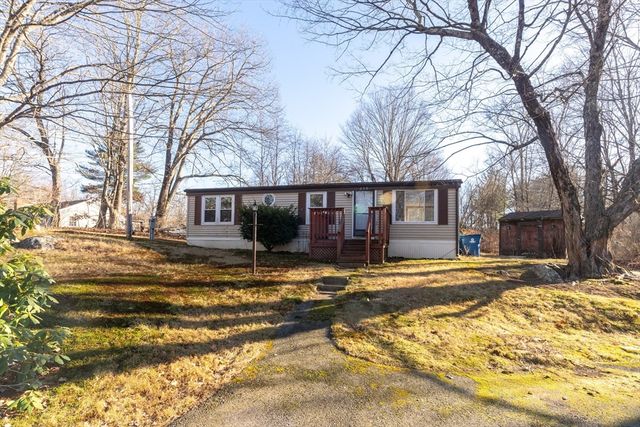 238 Brookfield Road, Brimfield, MA 01010