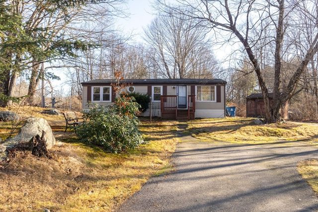 238 Brookfield Road, Brimfield, MA 01010