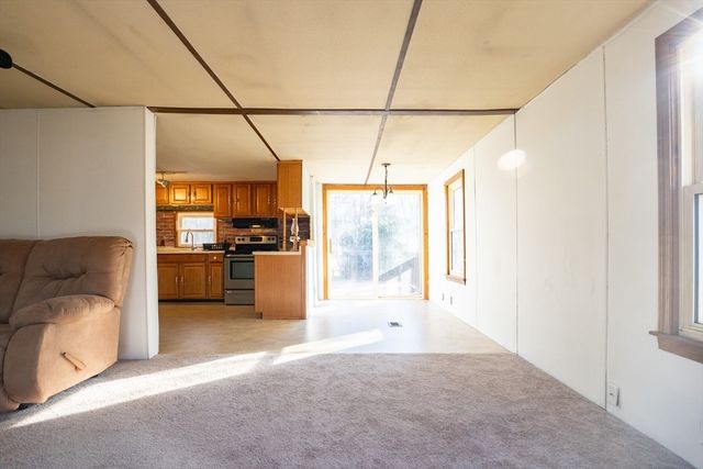 238 Brookfield Road, Brimfield, MA 01010