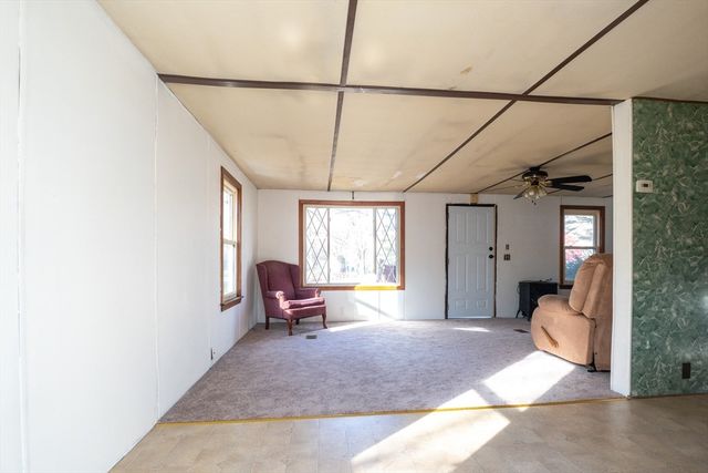 238 Brookfield Road, Brimfield, MA 01010