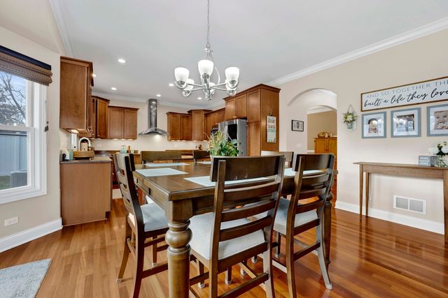 117 S Grant Street, Westmont, IL 60559