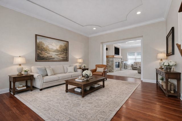 117 S Grant Street, Westmont, IL 60559