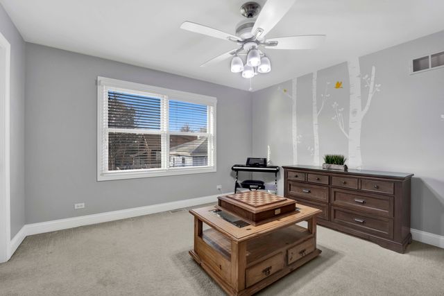 117 S Grant Street, Westmont, IL 60559