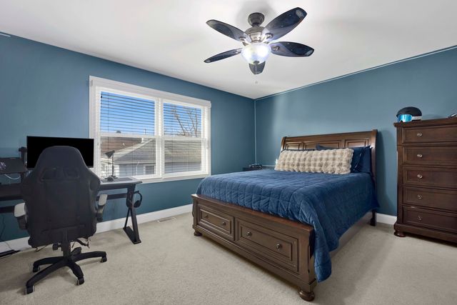 117 S Grant Street, Westmont, IL 60559