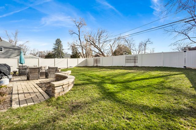 117 S Grant Street, Westmont, IL 60559