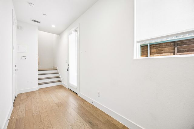 5707 Lindell Avenue 202, Dallas, TX 75206