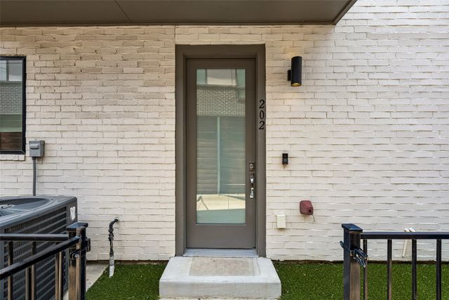 5707 Lindell Avenue 202, Dallas, TX 75206