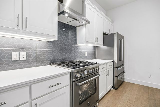 5707 Lindell Avenue 202, Dallas, TX 75206