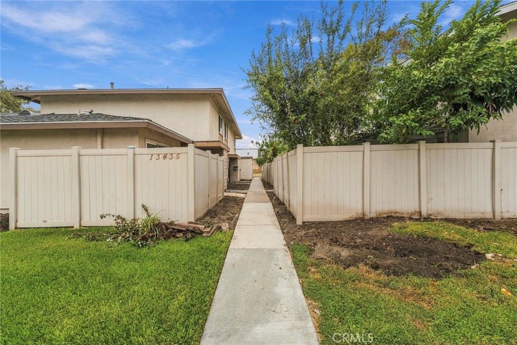 13435 1\4 Village, Cerritos, CA 90703 — photo 2