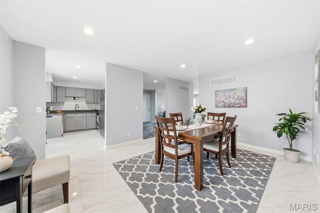 2 Tarpon Court, Florissant, MO 63033