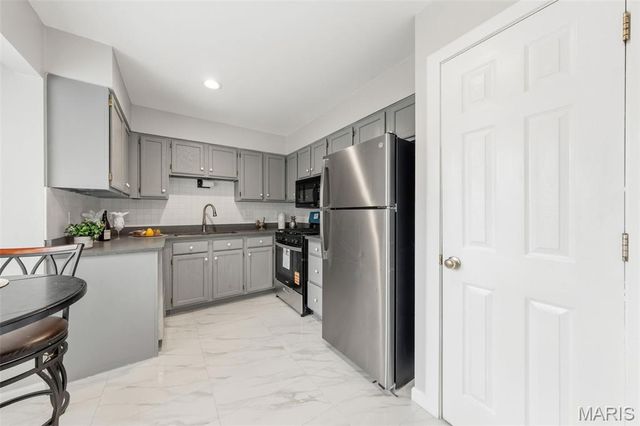 2 Tarpon Court, Florissant, MO 63033